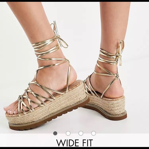 ASOS Wide Fit Wells knotted flatform sandals gold - Picture 3 of 4